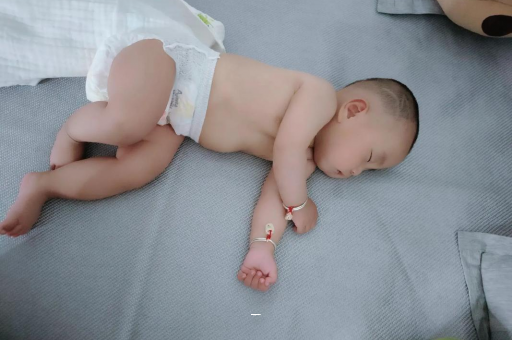 保山宝宝夏天要穿袜子吗